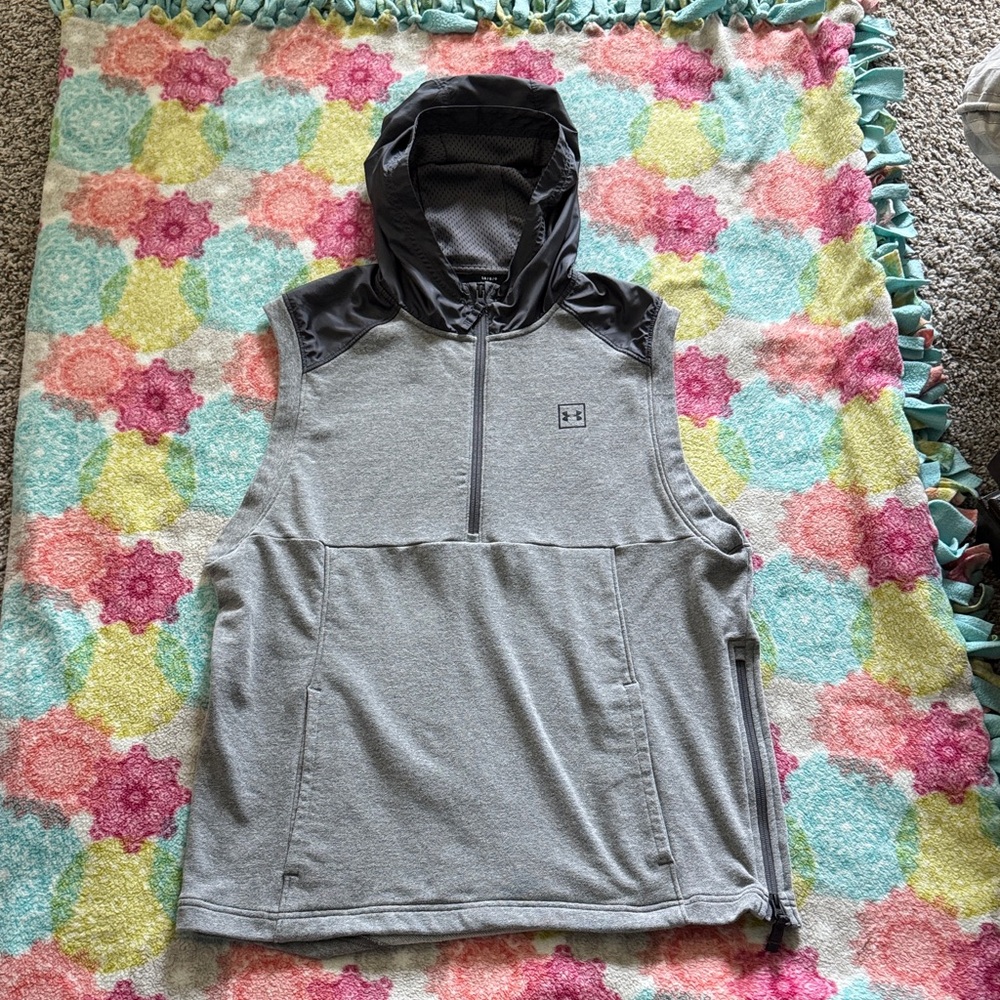 Under Armour Gray and Black Sleeveless Hoodie -lightweight